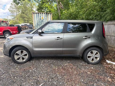 Used 2014 Kia Soul FWD image 3