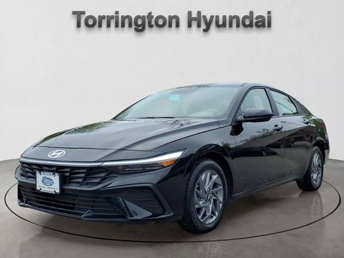 Certified 2024 Hyundai Elantra SEL FWD image 1