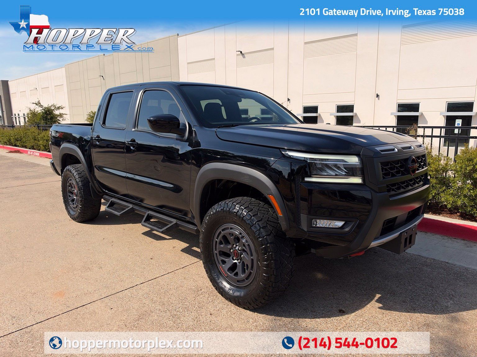 Used 2025 Nissan Frontier PRO-4X AWD/4WD image 1