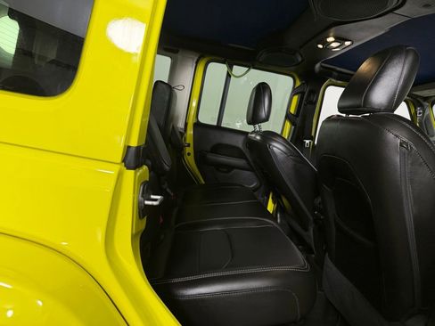 Used 2023 Jeep Wrangler Unlimited Sahara AWD/4WD image 36