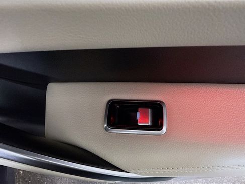 Used 2024 Jaguar F-PACE R-Dynamic S image 31