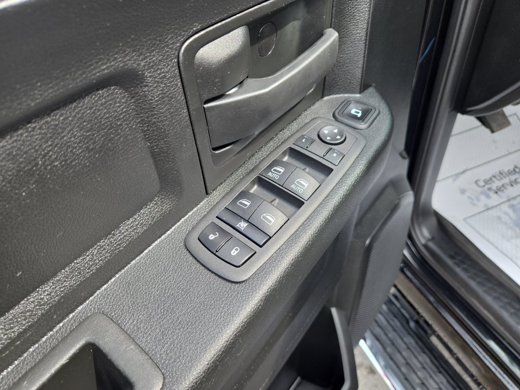 Used 2024 RAM 3500 Tradesman w/ Chrome Appearance Group AWD/4WD image 13