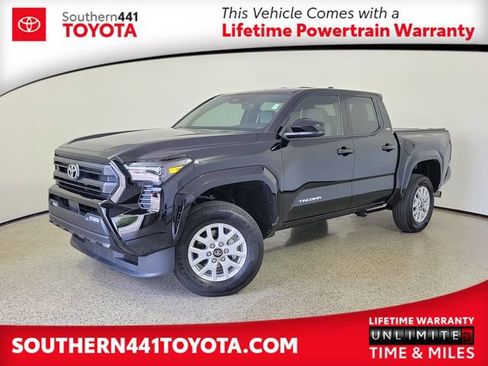 Used 2025 Toyota Tacoma SR5 AWD/4WD image 1