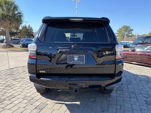Used 2018 Toyota 4Runner SR5 image 10