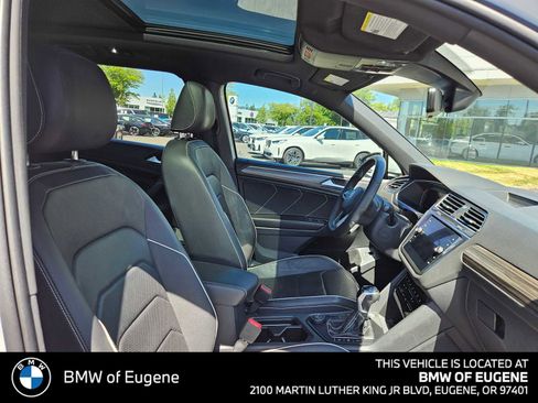Used 2022 Volkswagen Tiguan SEL R-Line AWD/4WD image 11