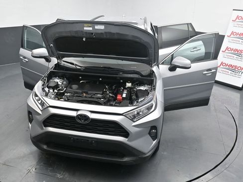 Used 2020 Toyota RAV4 XLE image 40