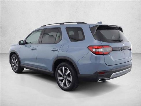 Used 2023 Honda Pilot Touring image 5