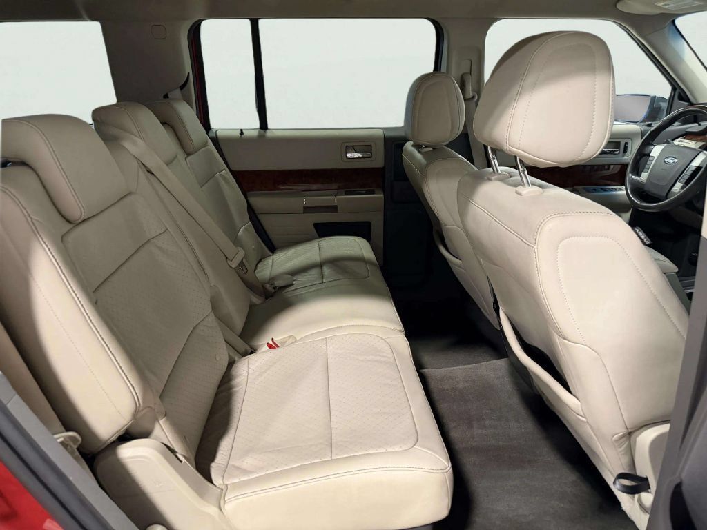Used 2011 Ford Flex Limited FWD image 23