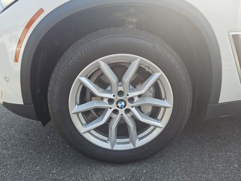 Used 2022 BMW X5 xDrive40i w/ Parking Assistance Package AWD/4WD image 20
