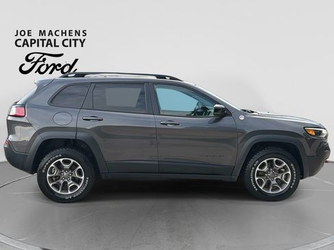 Used 2022 Jeep Cherokee Trailhawk AWD/4WD image 3
