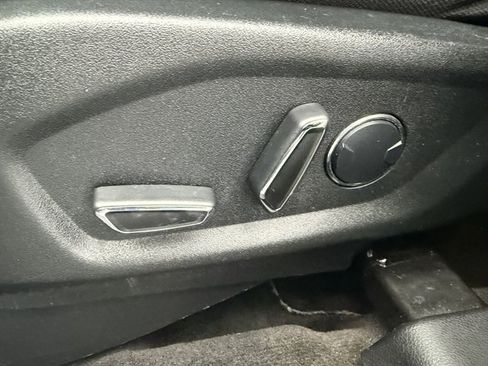 Used 2018 Ford Explorer XLT image 20