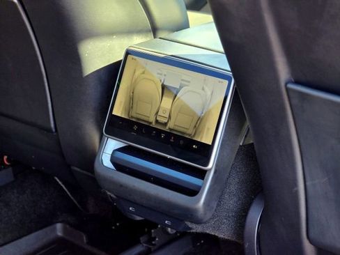 Used 2026 Tesla Model Y AWD image 37