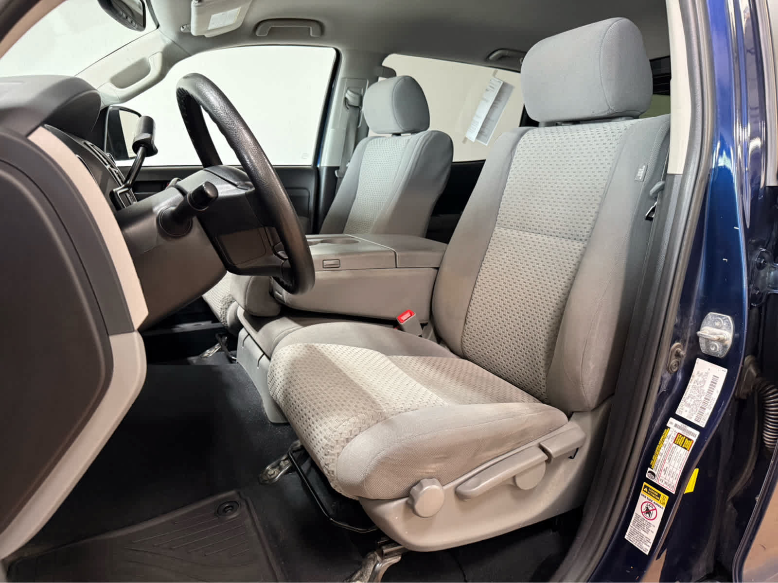 Used 2013 Toyota Tundra 4x4 CrewMax w/ Tow Pkg image 13