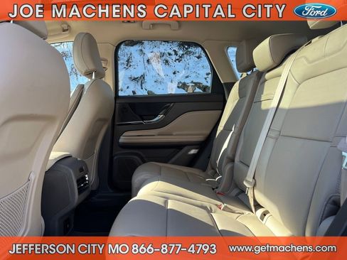 Used 2022 Lincoln Corsair FWD w/ Premium Package image 12