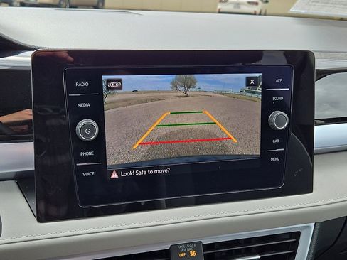 Used 2026 Volkswagen Taos SE image 27