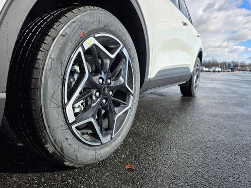 New 2026 Ford Escape Platinum w/ Premium Technology Package image 28