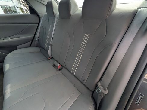 Used 2021 Hyundai Elantra SEL image 22