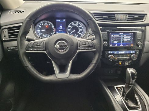 Used 2019 Nissan Rogue SV FWD image 22