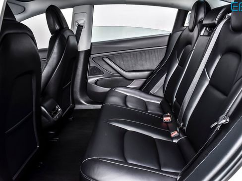 Used 2019 Tesla Model 3 Standard Range Plus image 18