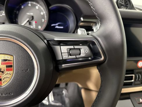 Certified 2026 Porsche Macan AWD/4WD image 39