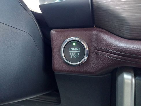 Used 2024 Ford Expedition Limited image 26