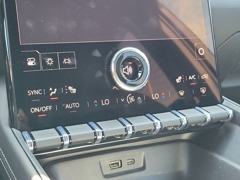 Used 2026 GMC Terrain Elevation w/ Elevation Premium Package FWD image 28