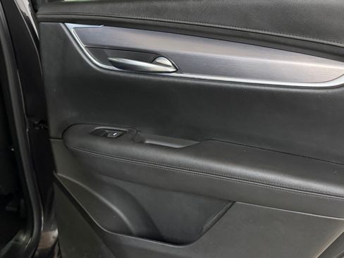 Used 2018 Cadillac XT5 Luxury w/ Driver Awareness Package FWD image 40