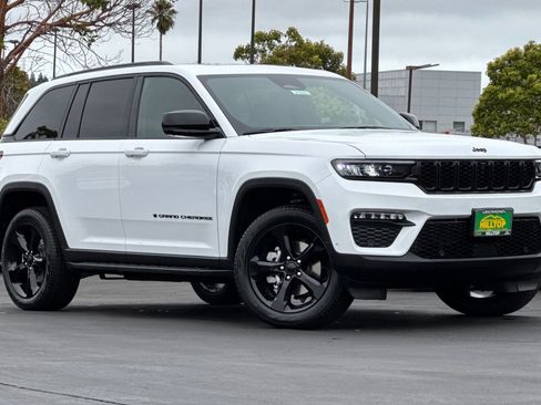 New 2025 Jeep Grand Cherokee Limited w/ Luxury Tech Group II image 2