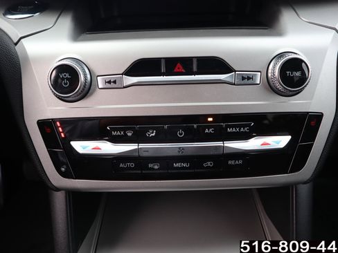 Used 2022 Ford Explorer XLT w/ Equipment Group 202A image 18