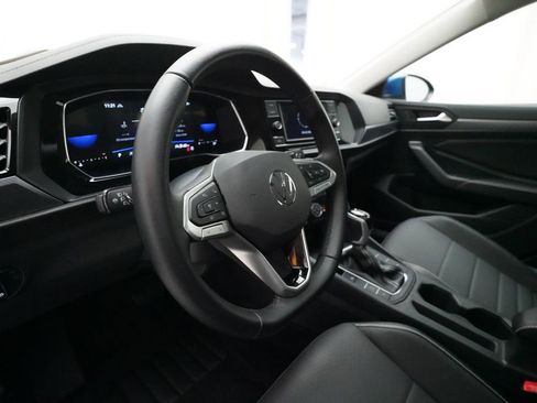Used 2023 Volkswagen Jetta SE FWD image 8