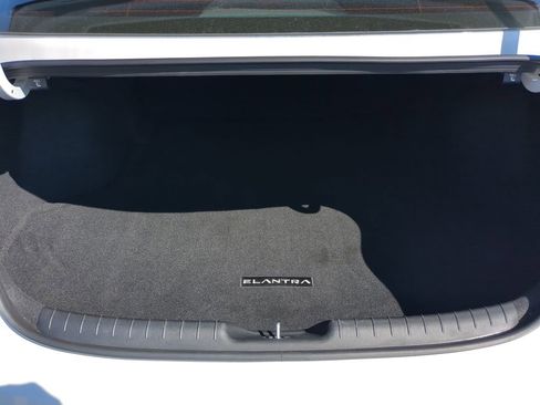 Used 2025 Hyundai Elantra Sport image 9