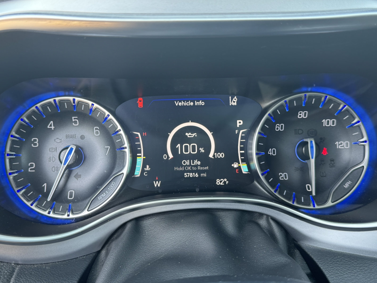 Used 2025 Chrysler Pacifica Limited FWD image 35