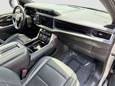 Used 2024 GMC Yukon Denali RWD image 15