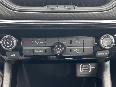 Certified 2025 Jeep Compass Latitude w/ Altitude Special Edition image 15