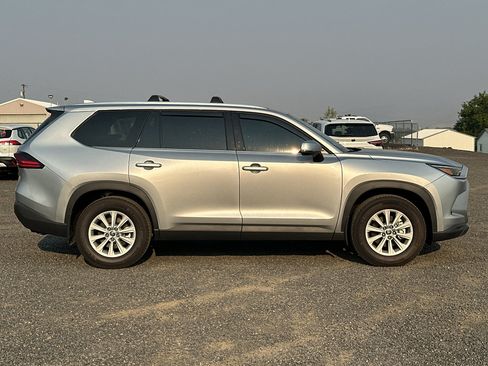 Used 2026 Toyota Grand Highlander AWD image 13