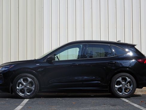 Used 2024 Ford Escape ST-Line w/ Tech Pack #1 FWD image 8