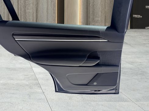 Used 2023 Tesla Model X image 34