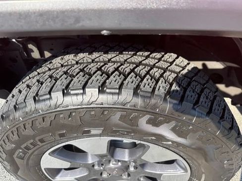 Used 2018 Jeep Wrangler Unlimited Sahara AWD/4WD image 14