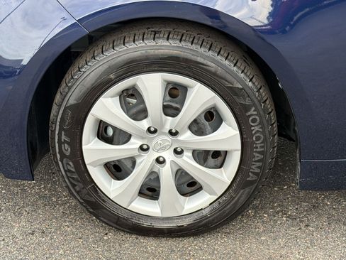 Used 2025 Toyota Corolla LE FWD image 12