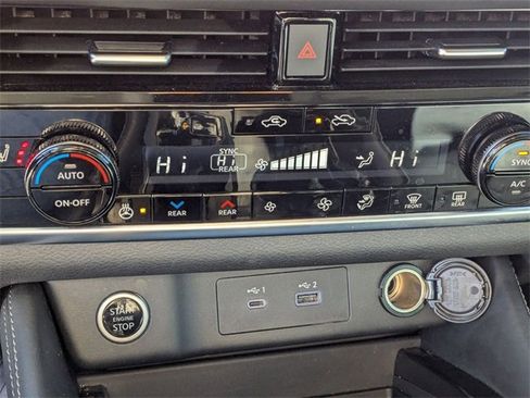 Used 2023 Nissan Rogue SL w/ SL Premium Package image 20