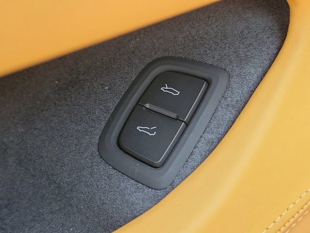 Used 2026 Chevrolet Corvette Stingray Premium Conv w/ Z51 Performance Package RWD image 16