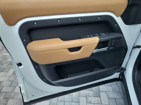 New 2026 Land Rover Defender 130 X-Dynamic SE AWD/4WD image 23