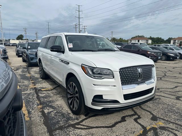 Used 2024 Lincoln Navigator L Reserve AWD/4WD image 5