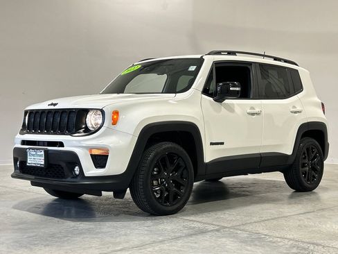 Used 2022 Jeep Renegade Altitude w/ Convenience Group AWD/4WD image 2