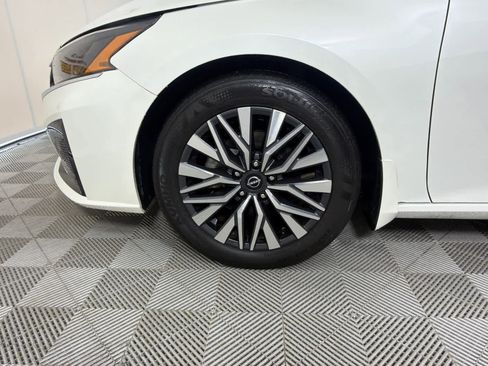 Certified 2024 Nissan Altima 2.5 SV w/ SV Premium Package FWD image 10