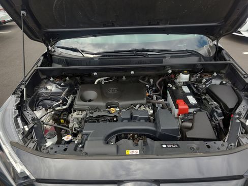Certified 2024 Toyota RAV4 LE AWD/4WD image 31