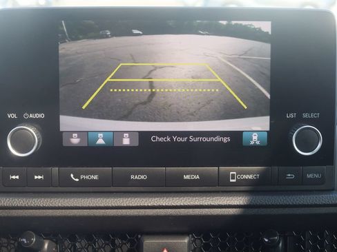 Used 2023 Honda CR-V EX image 4