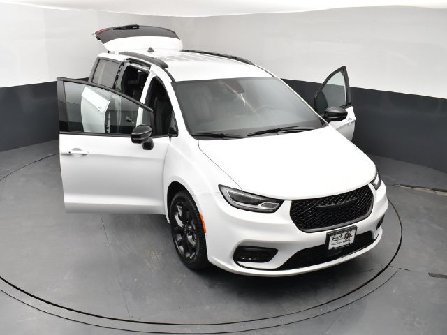 New 2026 Chrysler Pacifica Select w/ S Appearance Package AWD/4WD image 25