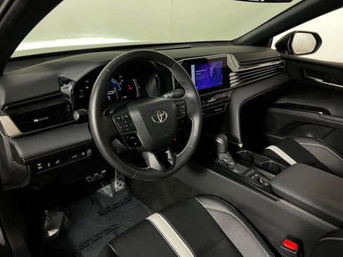 Certified 2025 Toyota Camry SE image 12