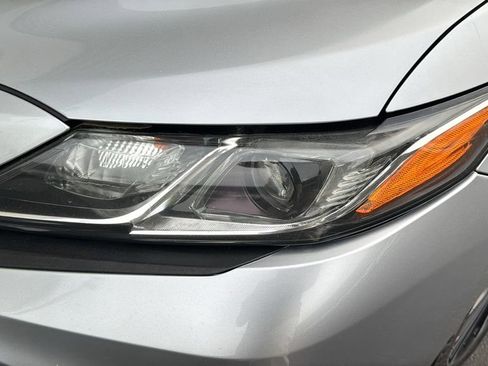 Used 2020 Toyota Camry SE w/ Carpet Mat Package image 6